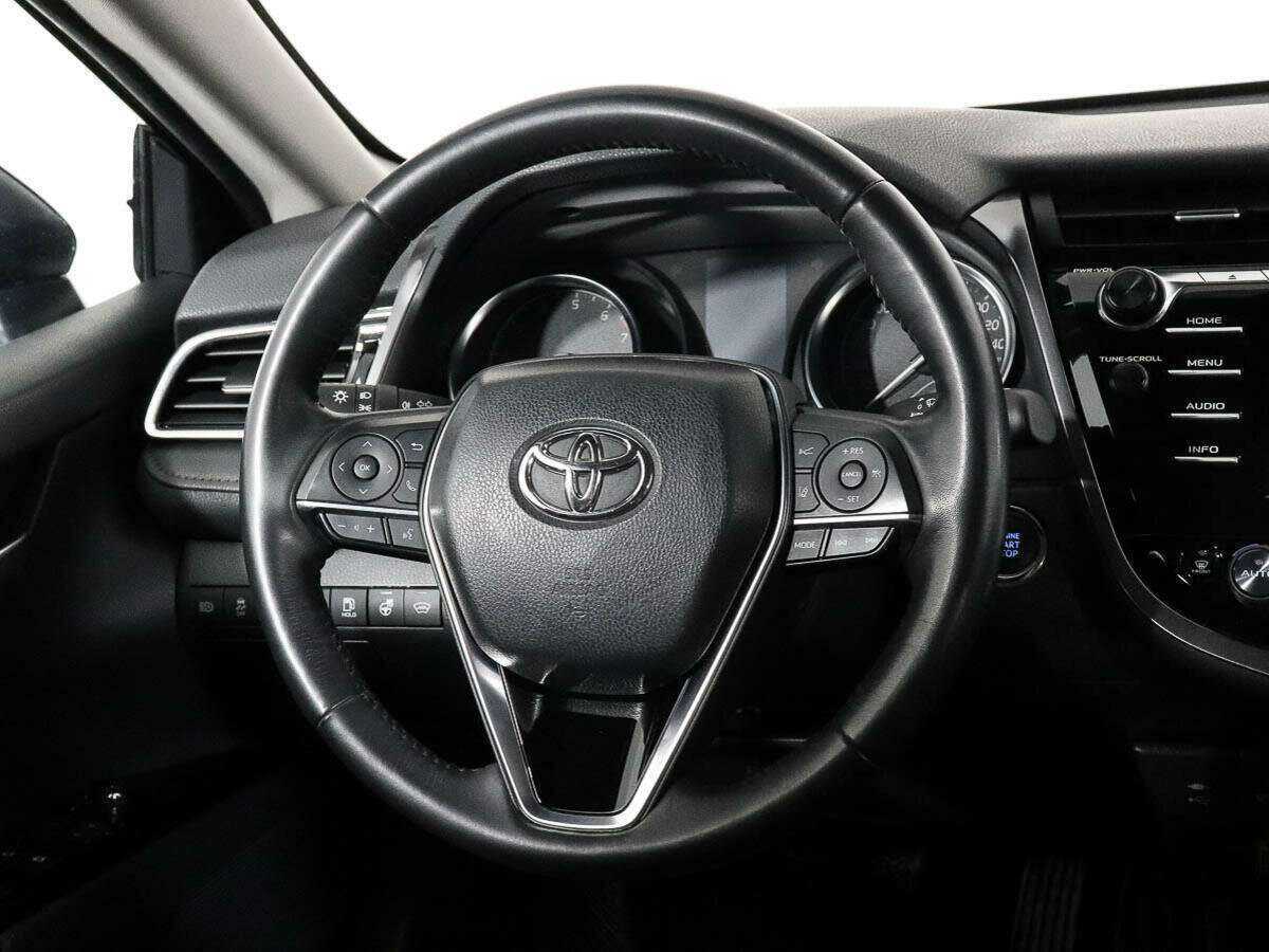 Toyota Camry 2020 года с пробегом. Фото: #9