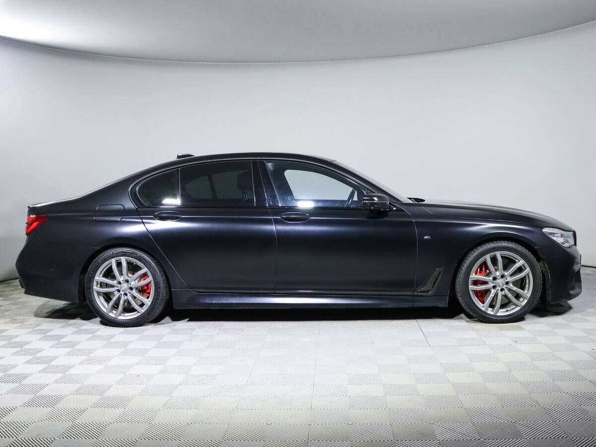 BMW 7 серии 2018 года с пробегом. Фото: #3