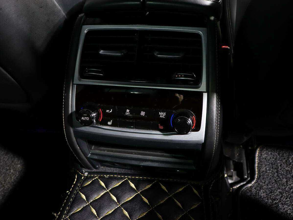 BMW 7 серии 2018 года с пробегом. Фото: #13