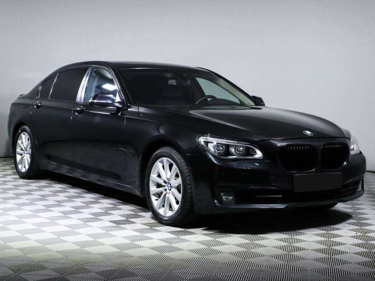 BMW 7 серии 2013 года с пробегом. Фото: #2