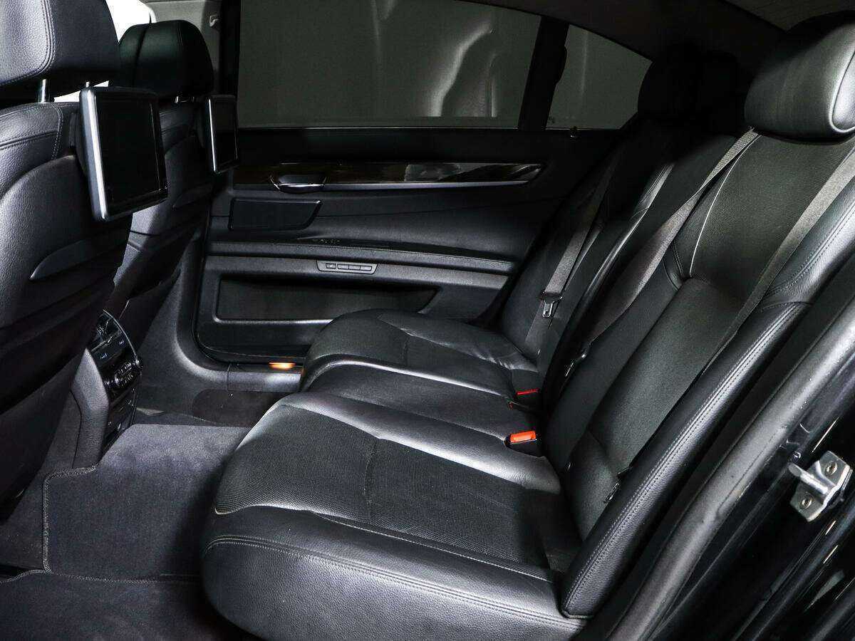 BMW 7 серии 2013 года с пробегом. Фото: #8