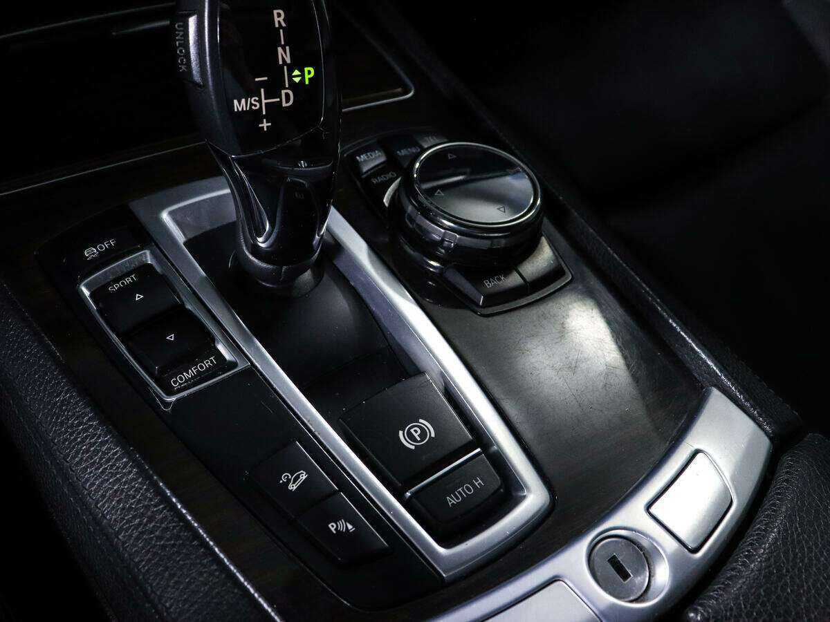 BMW 7 серии 2013 года с пробегом. Фото: #17