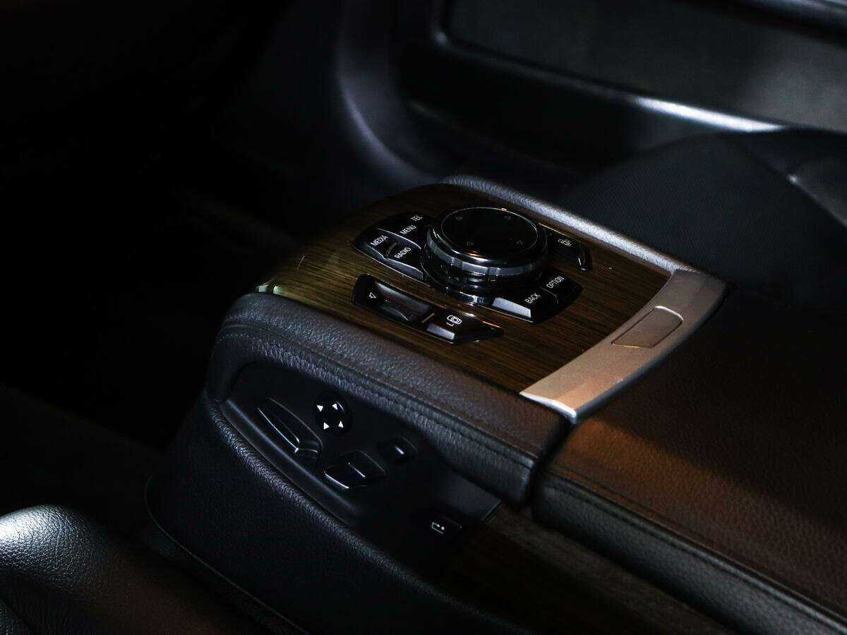 BMW 7 серии 2013 года с пробегом. Фото: #21