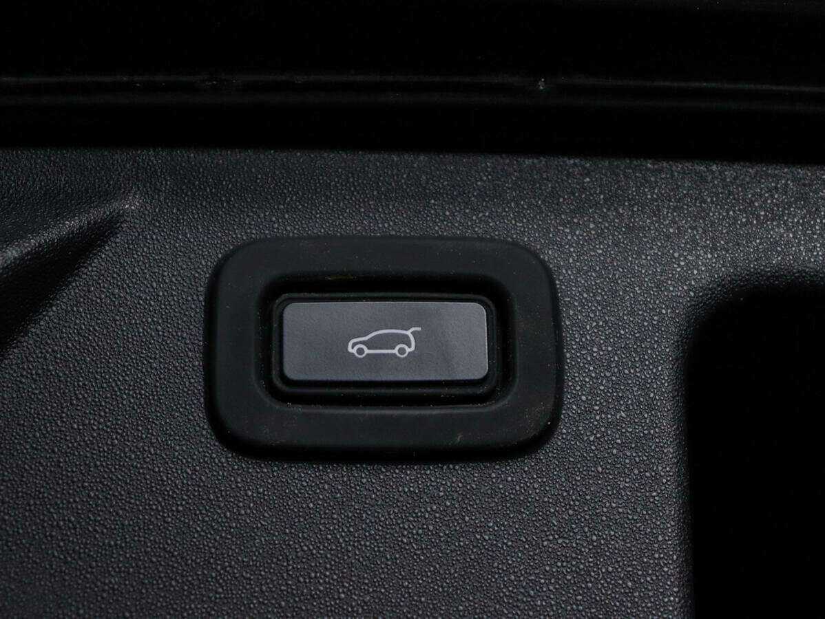 Land Rover Discovery Sport 2020 года с пробегом. Фото: #13