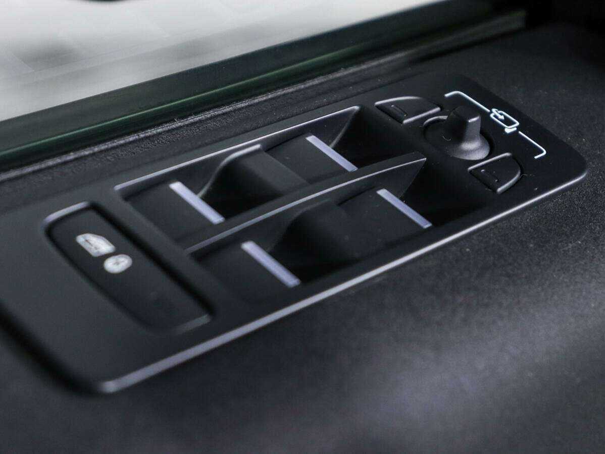 Land Rover Discovery Sport 2020 года с пробегом. Фото: #14