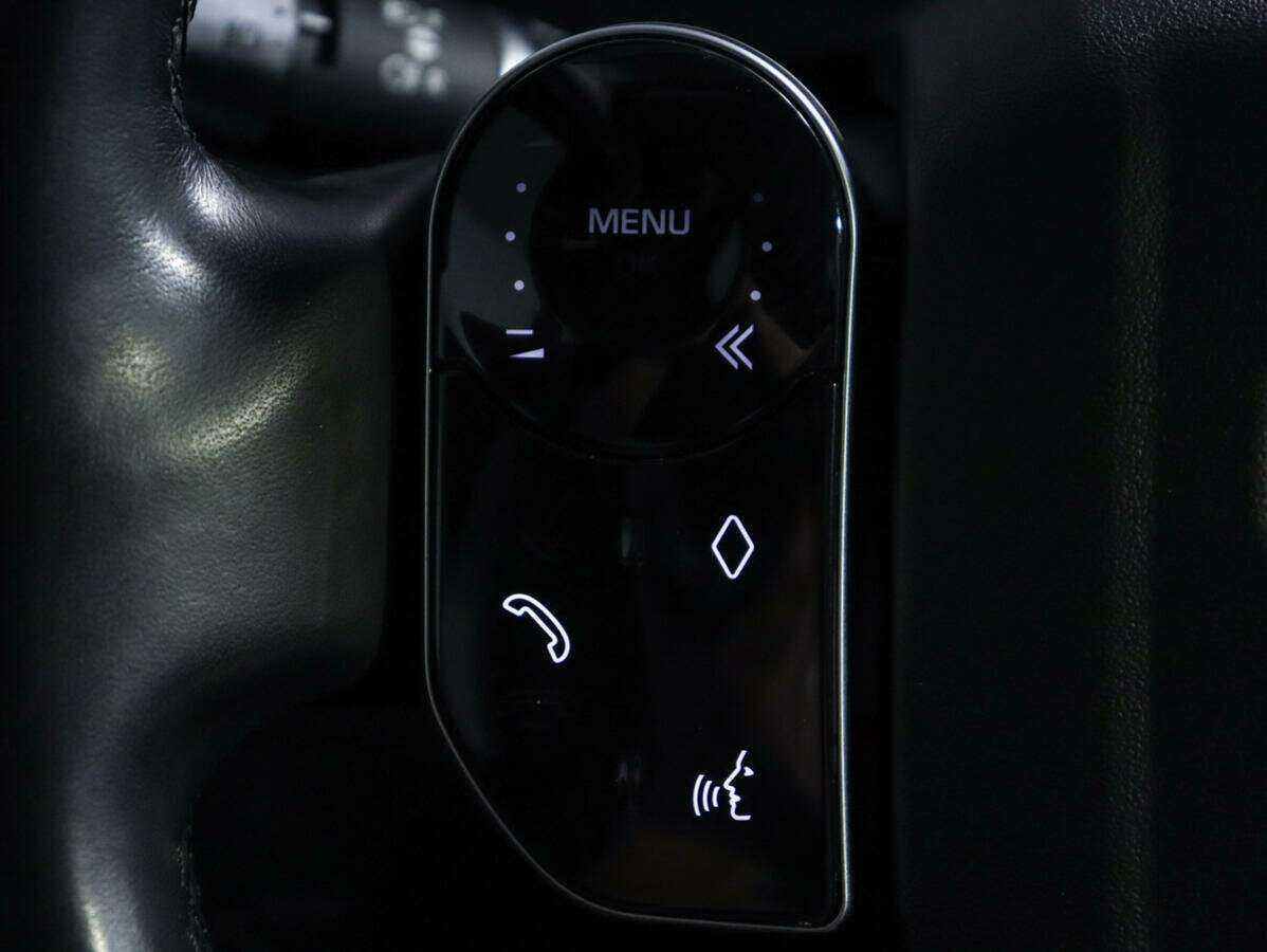 Land Rover Discovery Sport 2020 года с пробегом. Фото: #16