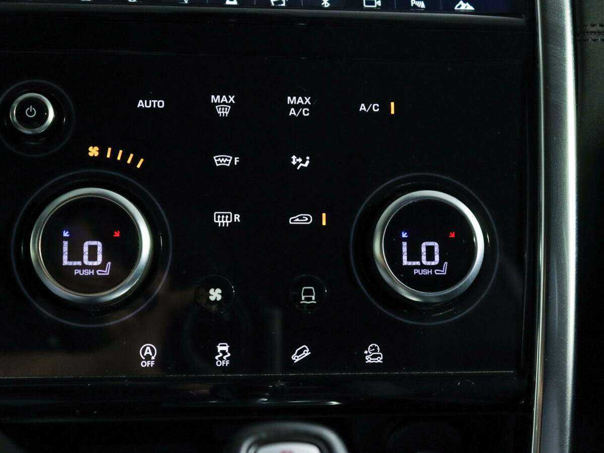 Land Rover Discovery Sport 2020 года с пробегом. Фото: #17