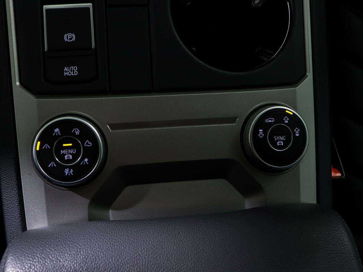 Volkswagen Touareg 2019 года с пробегом. Фото: #16