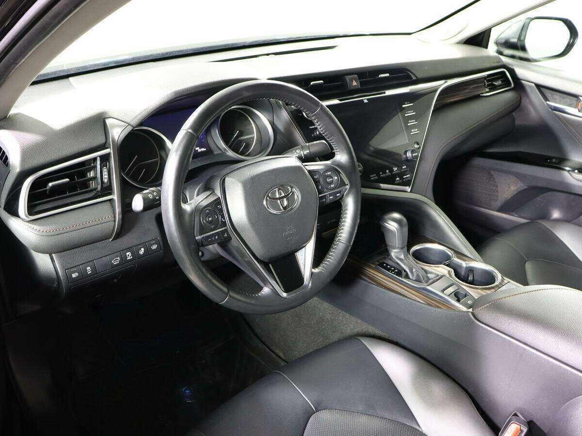 Toyota Camry 2020 года с пробегом. Фото: #11