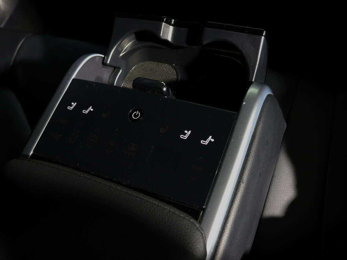 Toyota Camry 2020 года с пробегом. Фото: #14