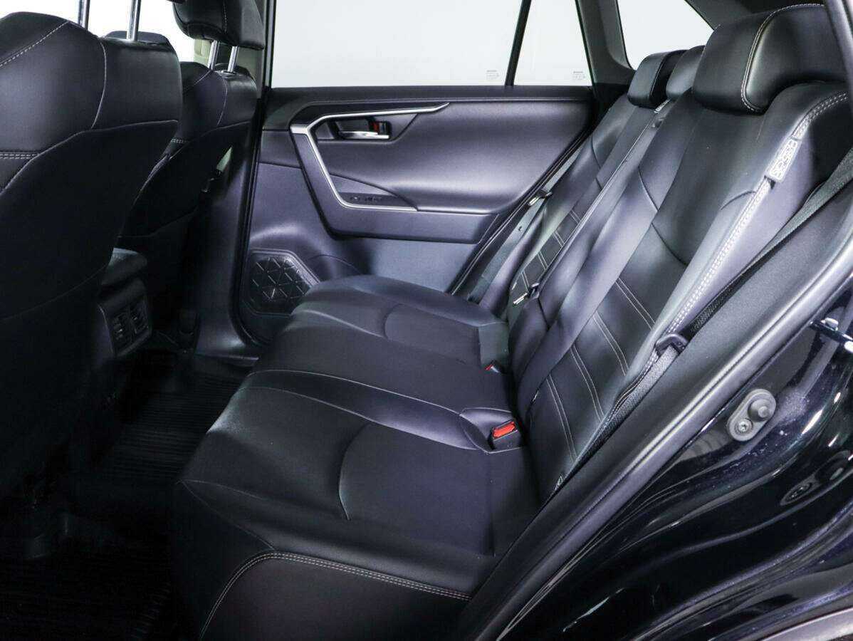 Toyota RAV4 2022 года с пробегом. Фото: #7