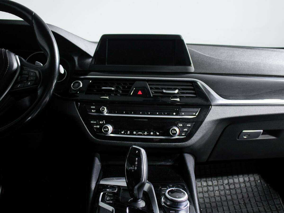 BMW 5 серии 2017 года с пробегом. Фото: #10