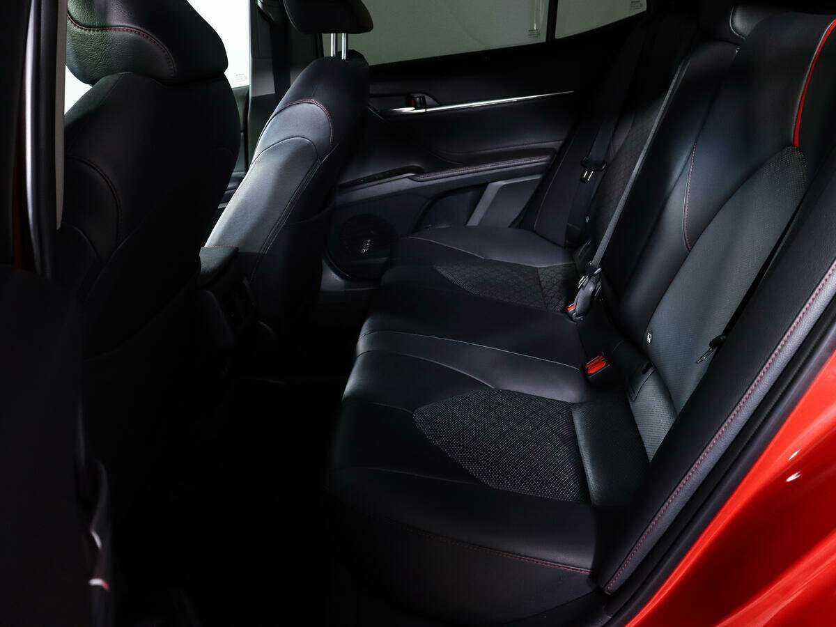 Toyota Camry 2021 года с пробегом. Фото: #9