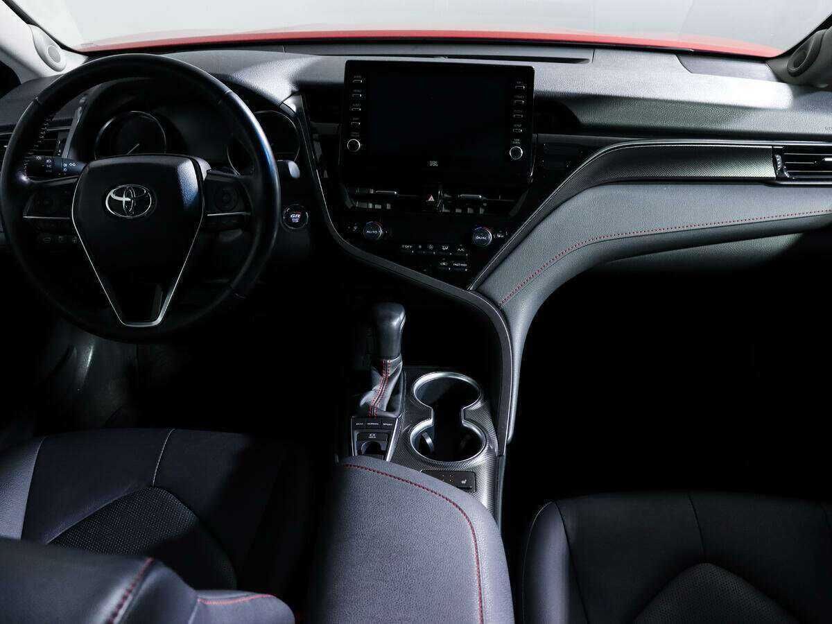 Toyota Camry 2021 года с пробегом. Фото: #11