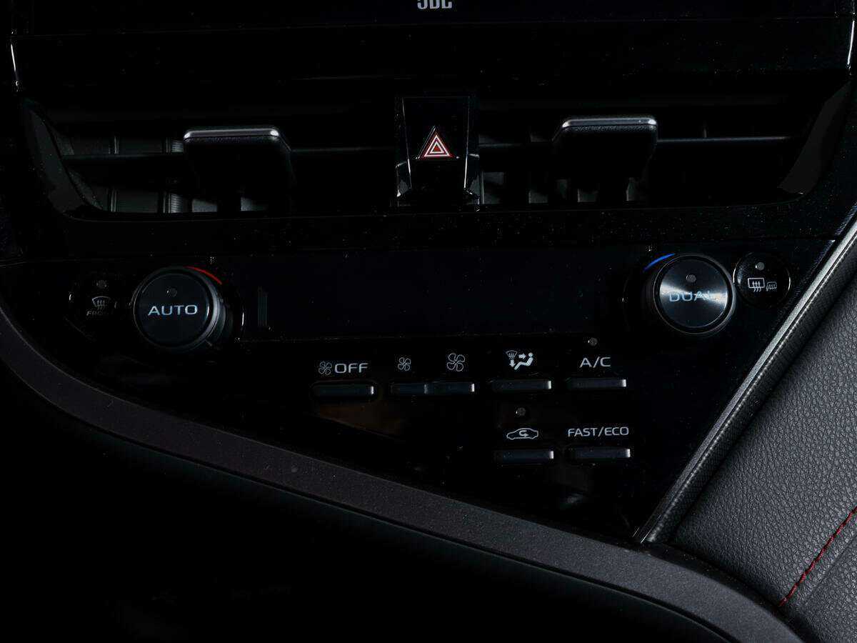 Toyota Camry 2021 года с пробегом. Фото: #25