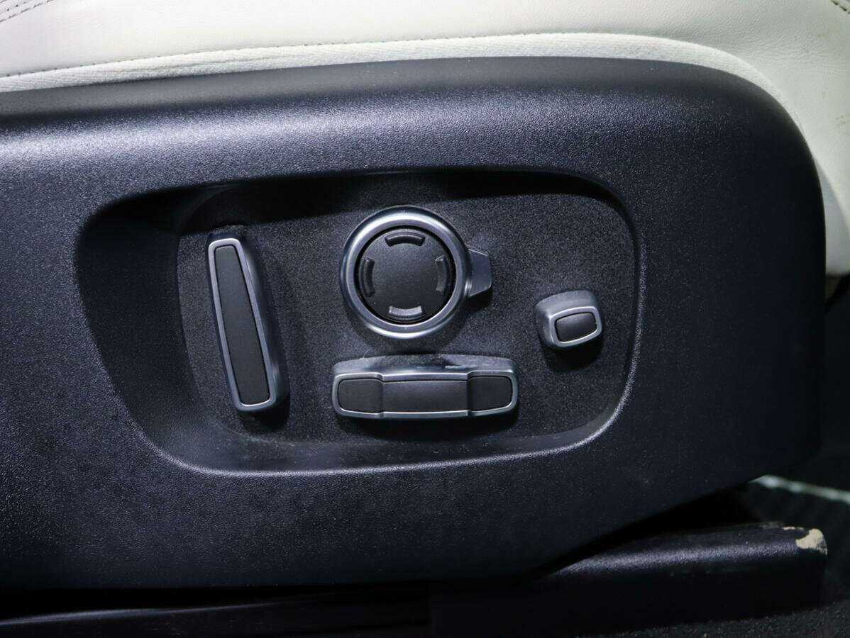 Land Rover Range Rover Velar 2018 года с пробегом. Фото: #13