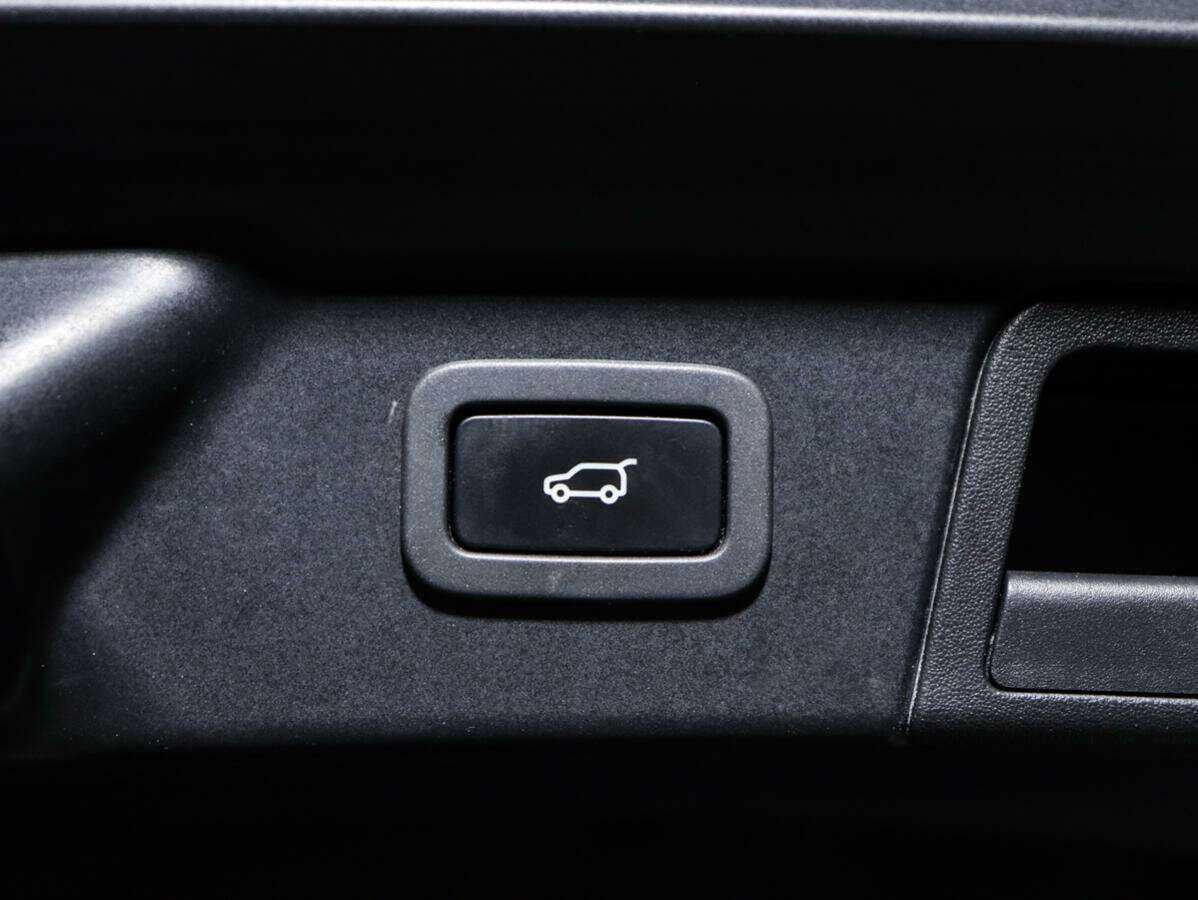 Land Rover Range Rover Velar 2018 года с пробегом. Фото: #14