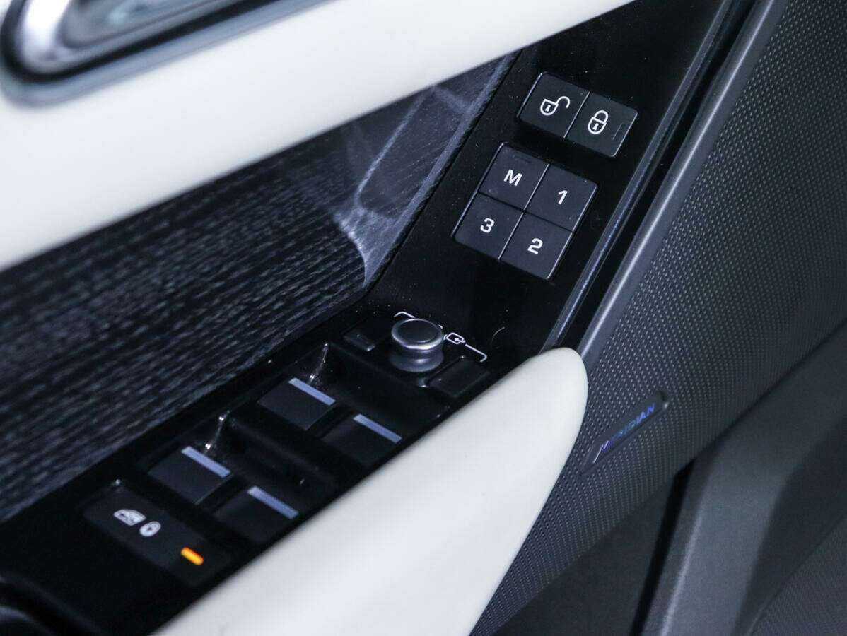 Land Rover Range Rover Velar 2018 года с пробегом. Фото: #16