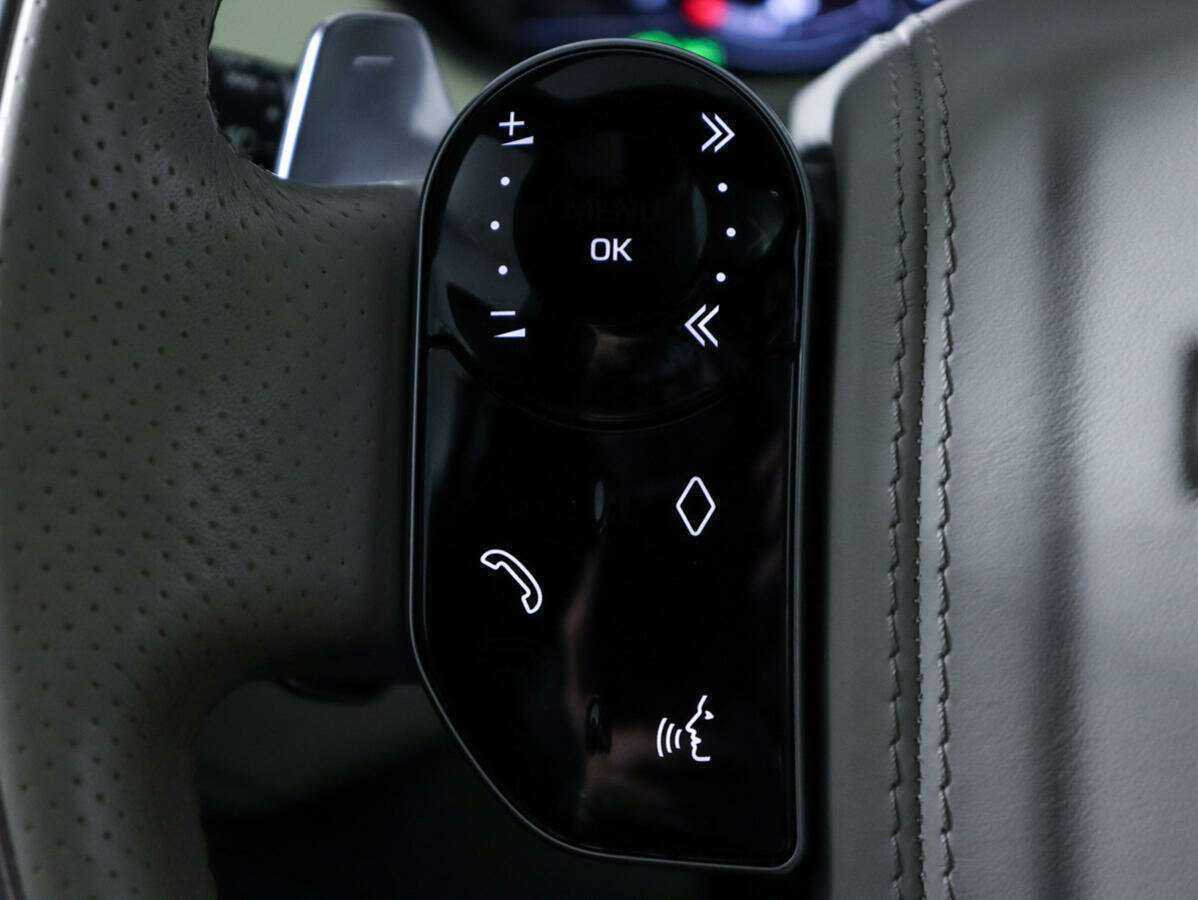 Land Rover Range Rover Velar 2018 года с пробегом. Фото: #19