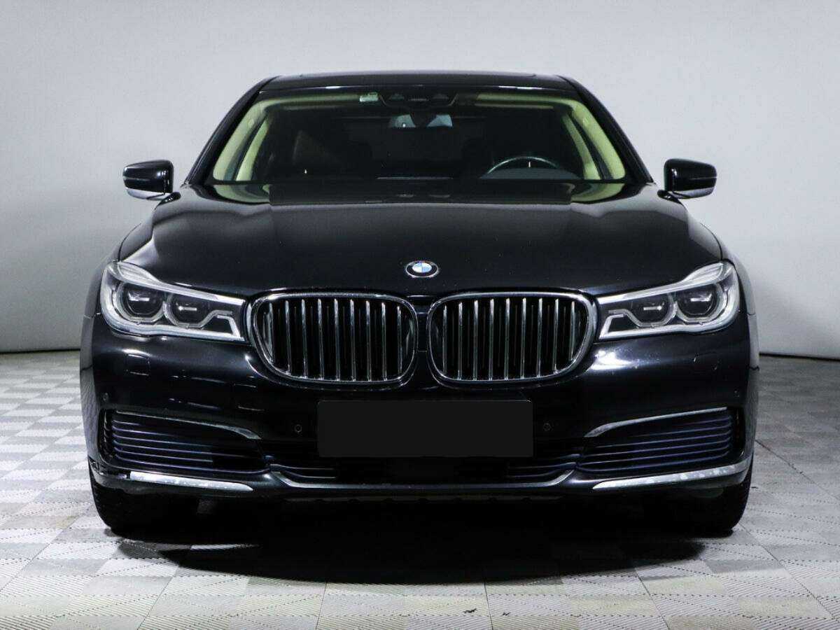 BMW 7 серии 2016 года с пробегом. Фото: #1