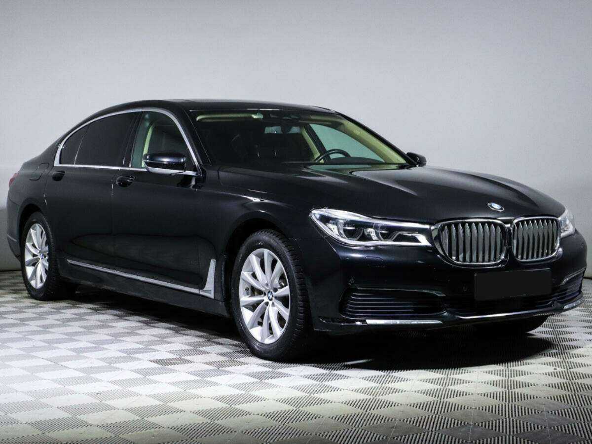 BMW 7 серии 2016 года с пробегом. Фото: #2
