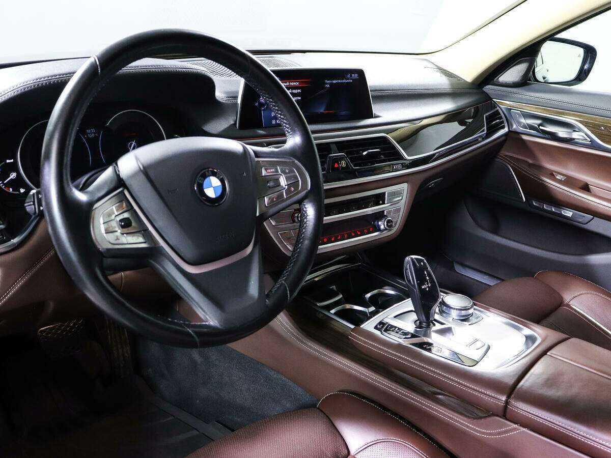 BMW 7 серии 2016 года с пробегом. Фото: #10