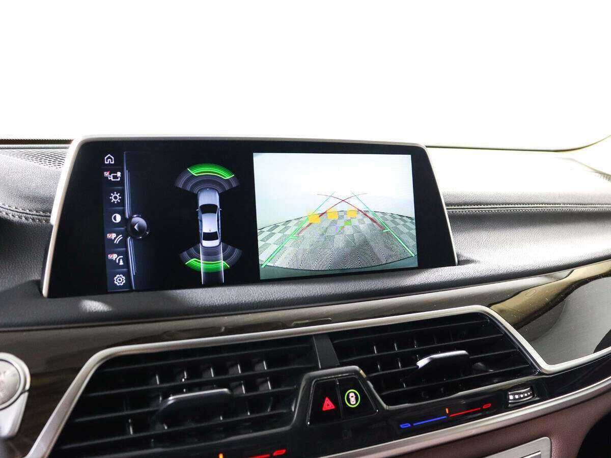BMW 7 серии 2016 года с пробегом. Фото: #14