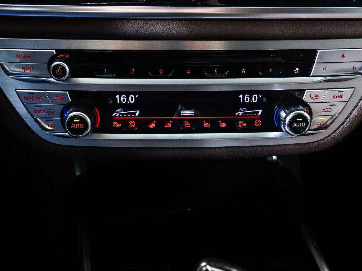 BMW 7 серии 2016 года с пробегом. Фото: #15