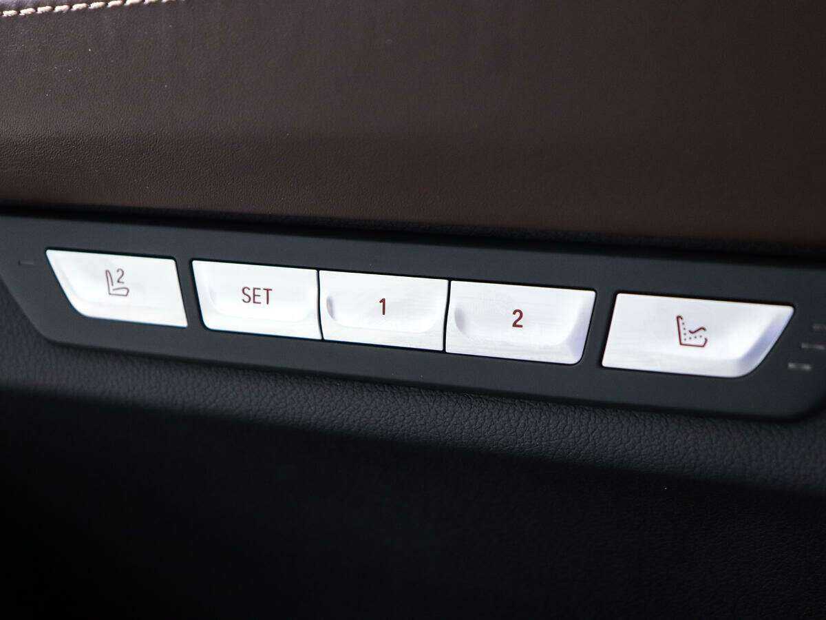 BMW 7 серии 2016 года с пробегом. Фото: #18