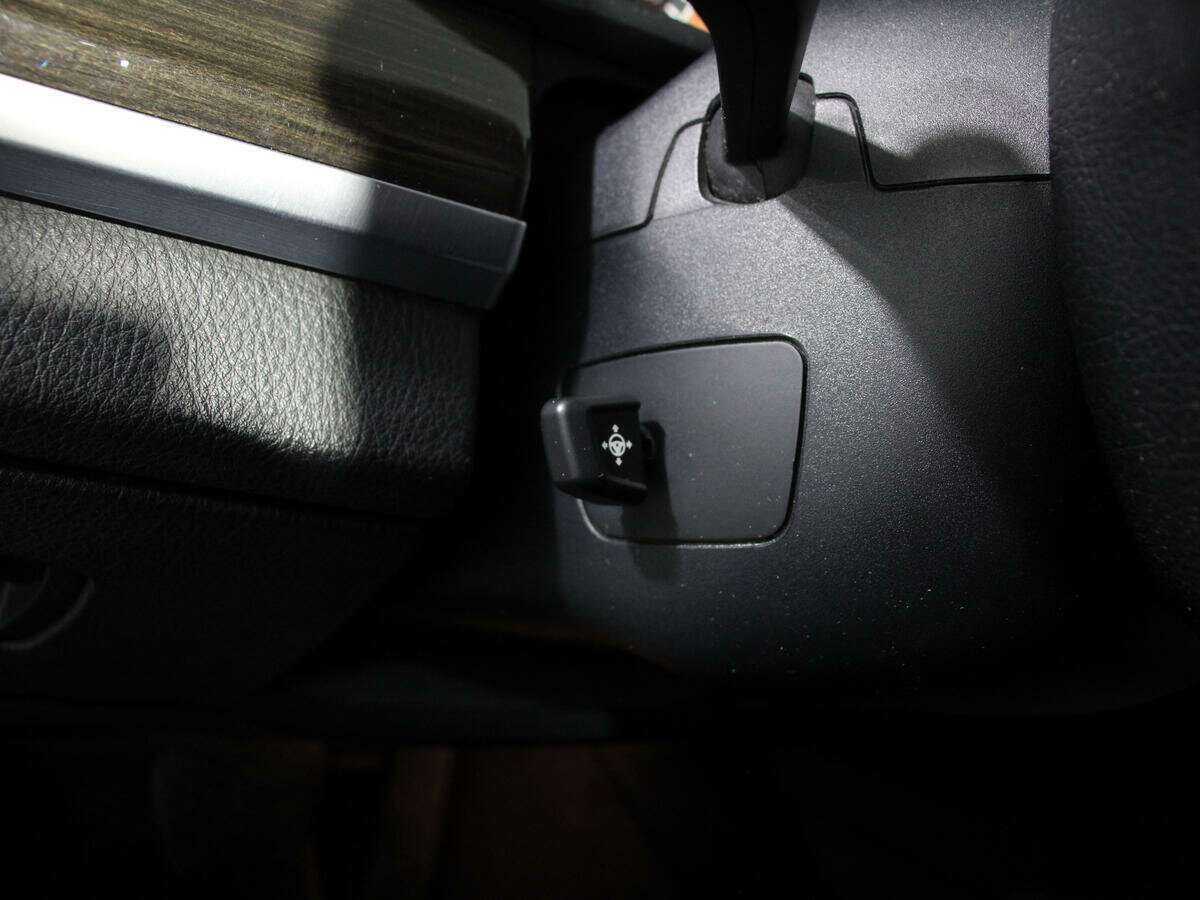 BMW 7 серии 2009 года с пробегом. Фото: #24