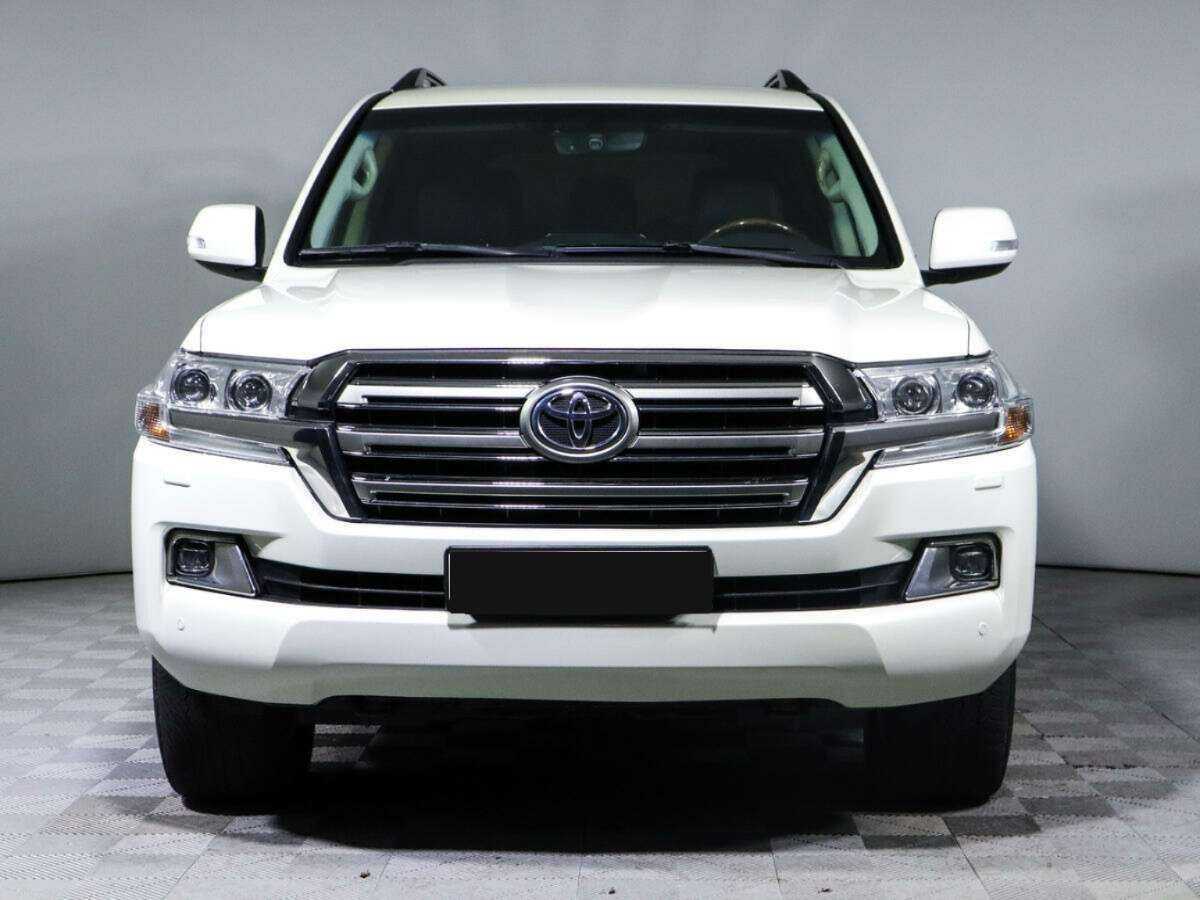 Toyota Land Cruiser 2017 года с пробегом. Фото: #1