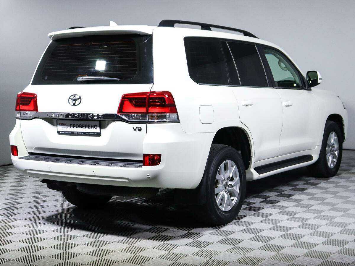 Toyota Land Cruiser 2017 года с пробегом. Фото: #3