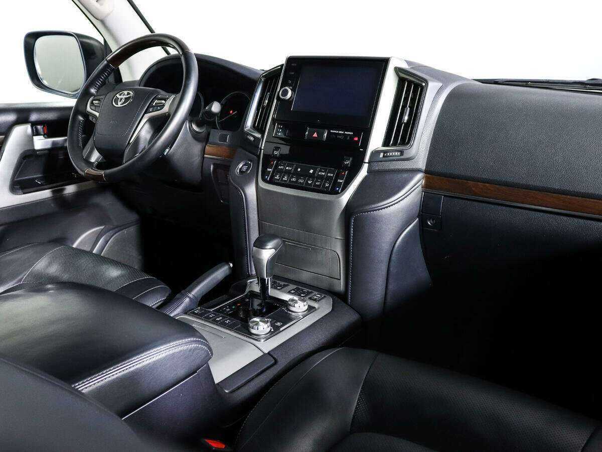 Toyota Land Cruiser 2017 года с пробегом. Фото: #6