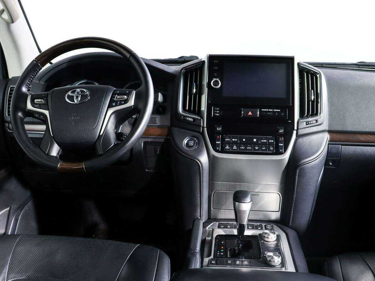 Toyota Land Cruiser 2017 года с пробегом. Фото: #9