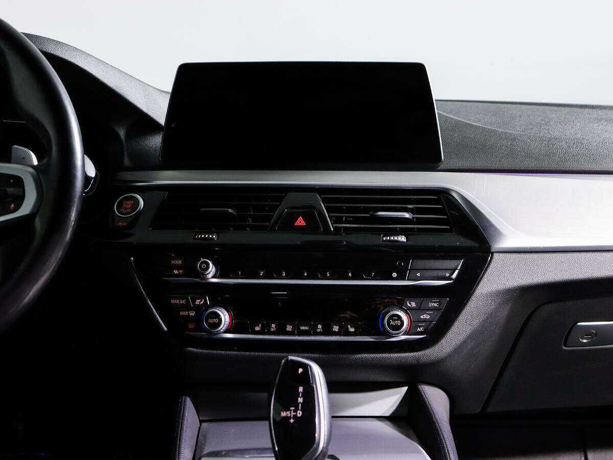 BMW 5 серии 2020 года с пробегом. Фото: #11