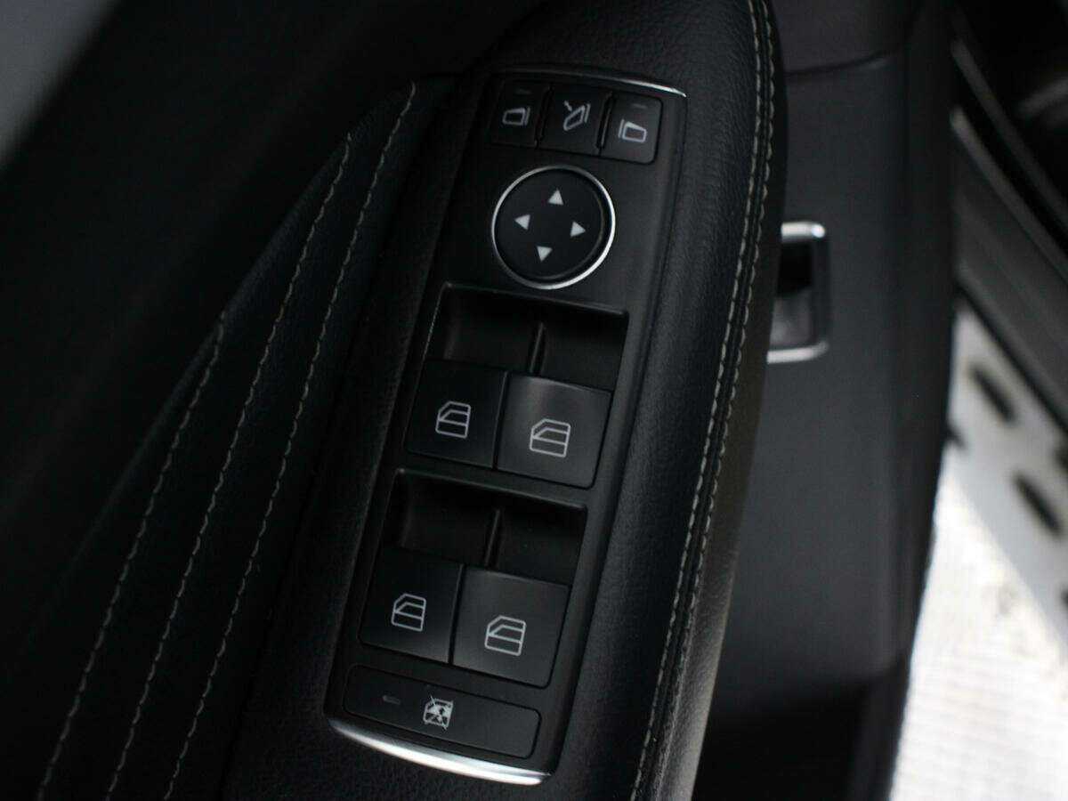 Mercedes-Benz M-Класс 2011 года с пробегом. Фото: #16