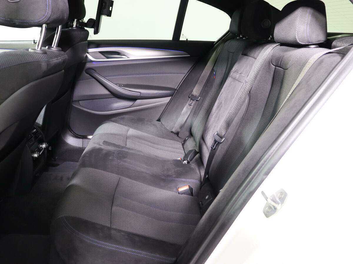 BMW 5 серии 2018 года с пробегом. Фото: #6