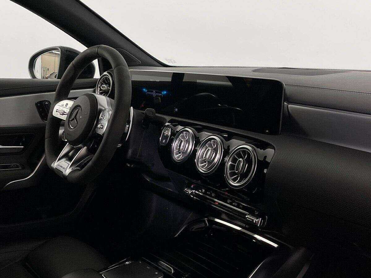 Mercedes-Benz A-Класс AMG 2019 года с пробегом. Фото: #6