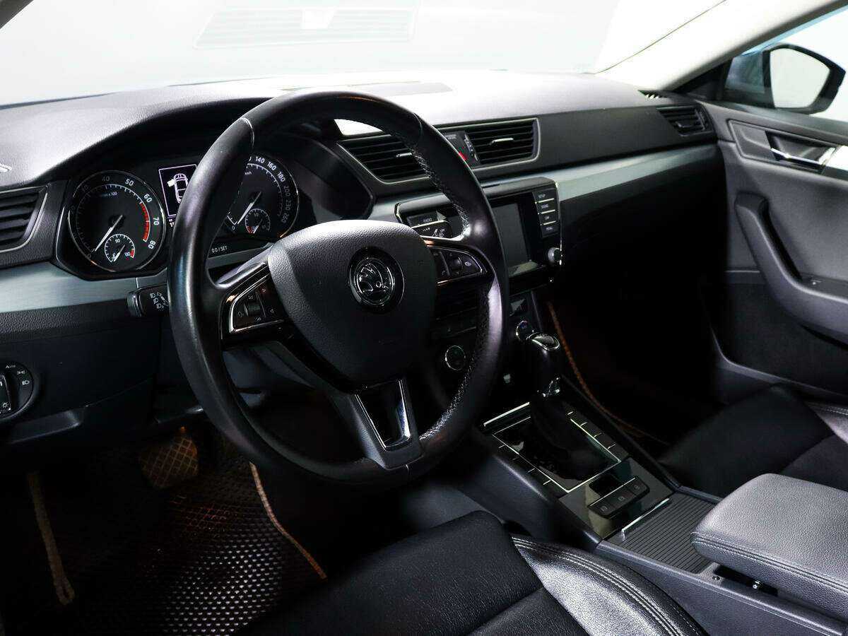 Б/У Шкода Суперб 2015 года. Фото: #12