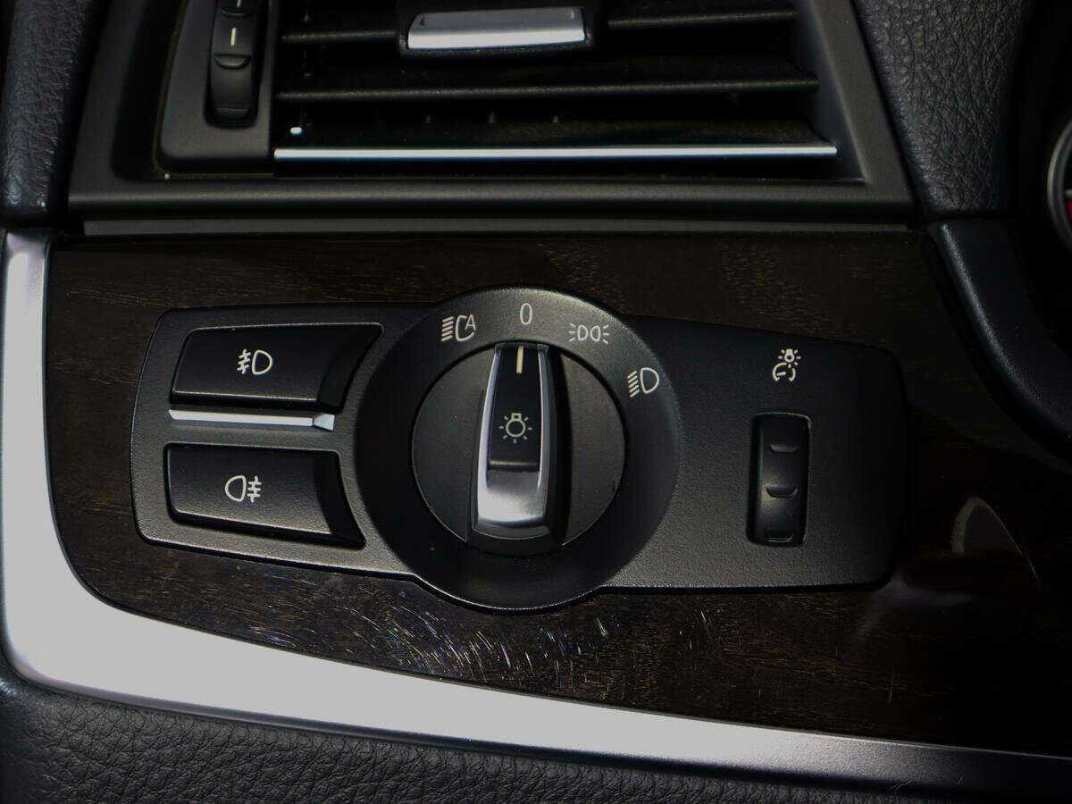 BMW 5 серии 2015 года с пробегом. Фото: #15