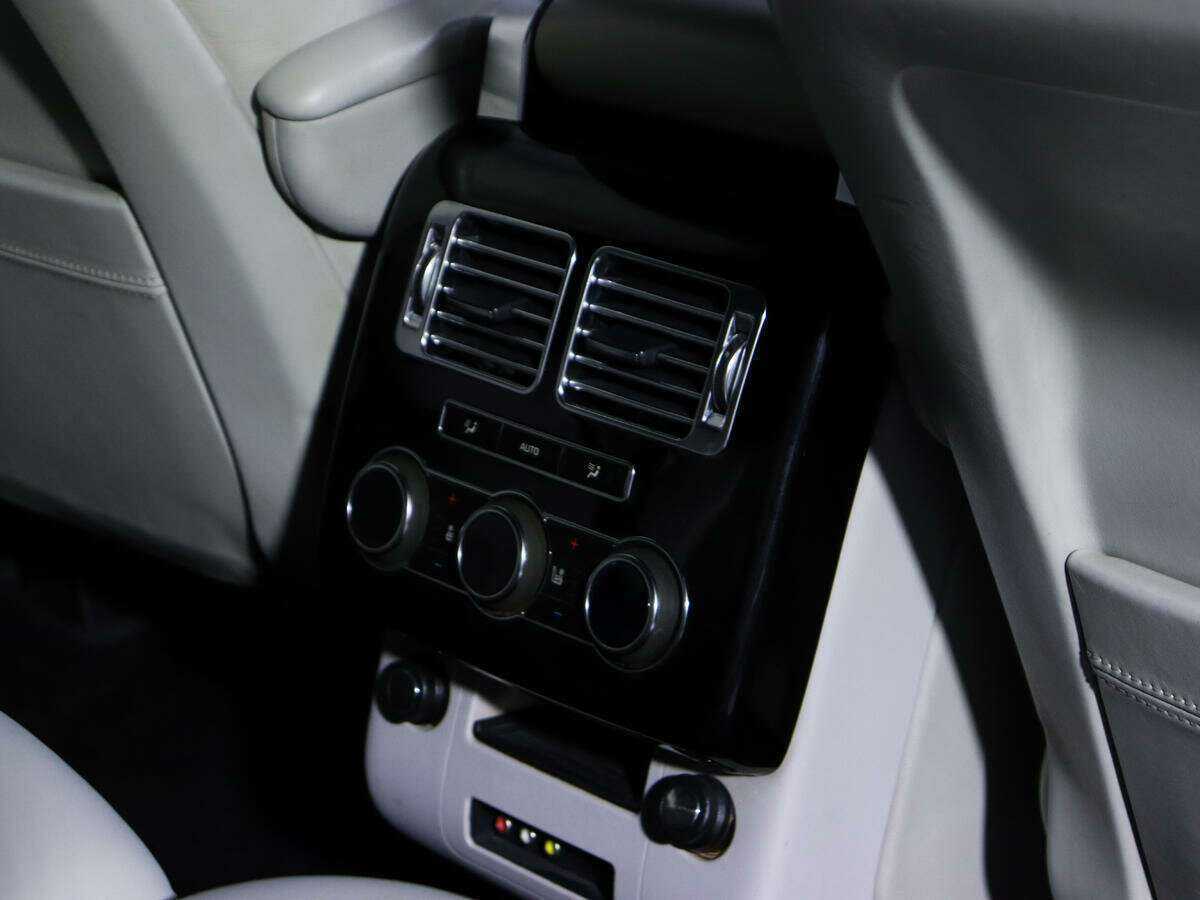 Land Rover Range Rover 2012 года с пробегом. Фото: #16