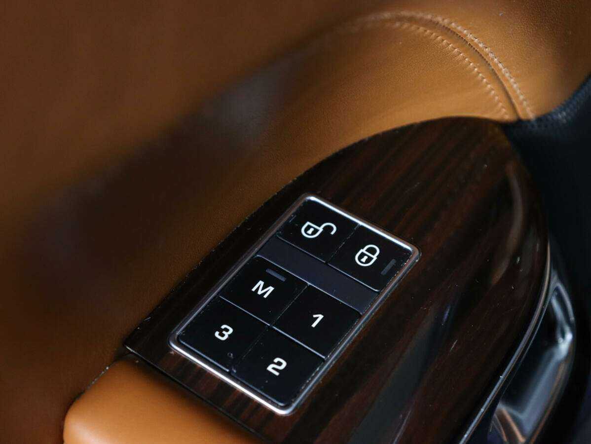 Land Rover Range Rover 2013 года с пробегом. Фото: #13