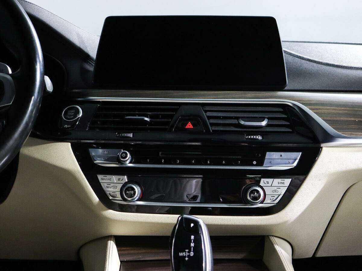 BMW 5 серии 2018 года с пробегом. Фото: #11