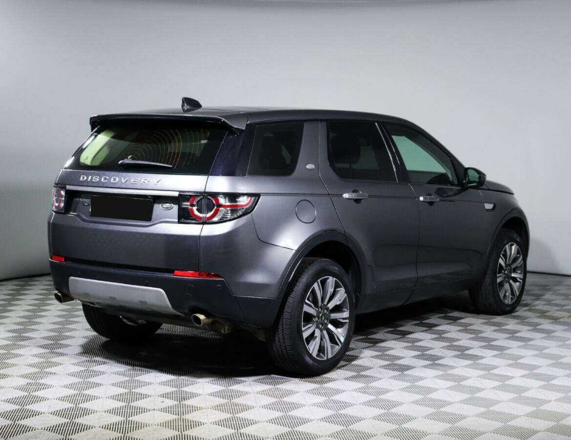 Land Rover Discovery Sport 2017 года с пробегом. Фото: #2
