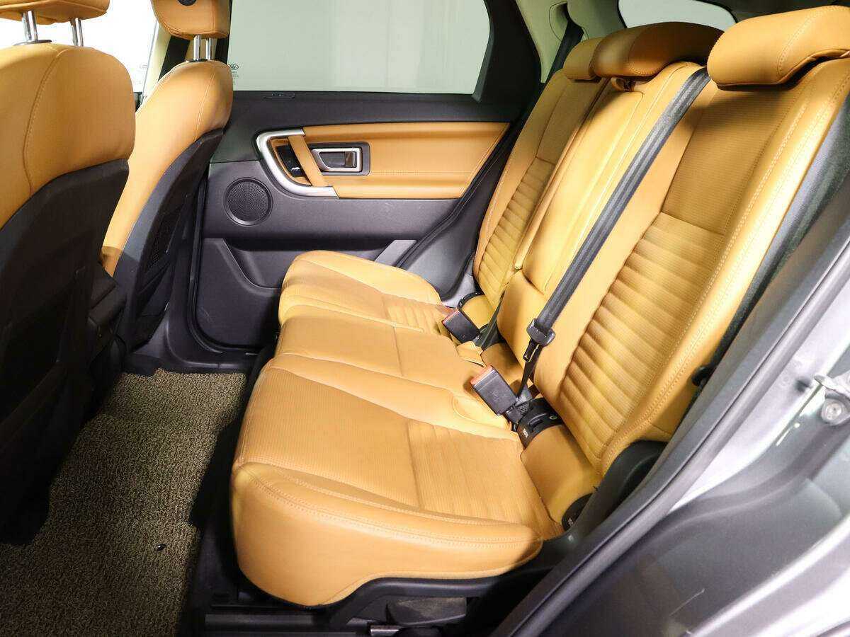 Land Rover Discovery Sport 2017 года с пробегом. Фото: #6