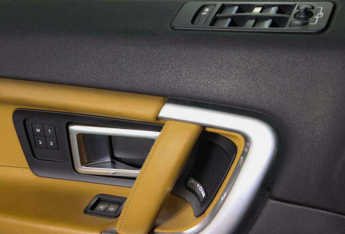 Land Rover Discovery Sport 2017 года с пробегом. Фото: #13