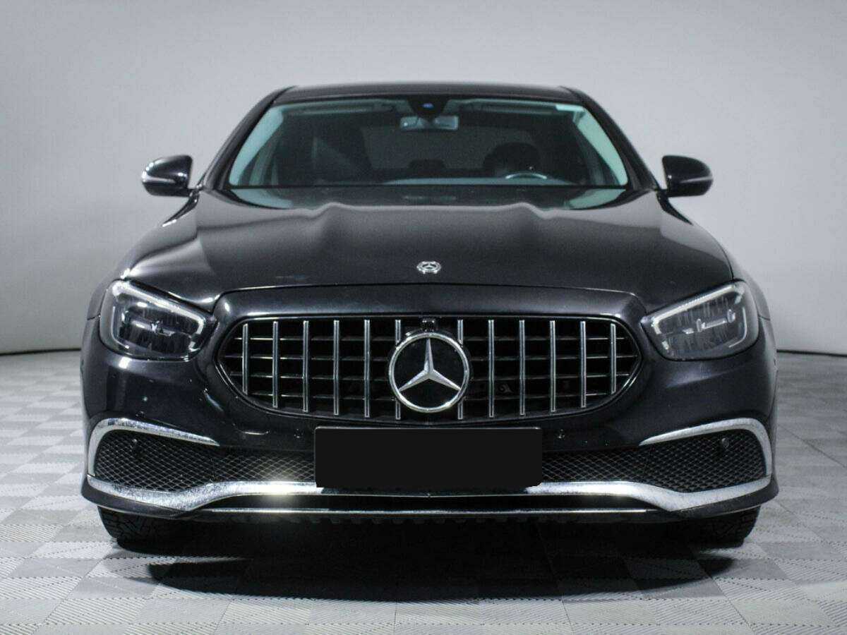 Mercedes-Benz E-Класс 2020 года с пробегом. Фото: #1