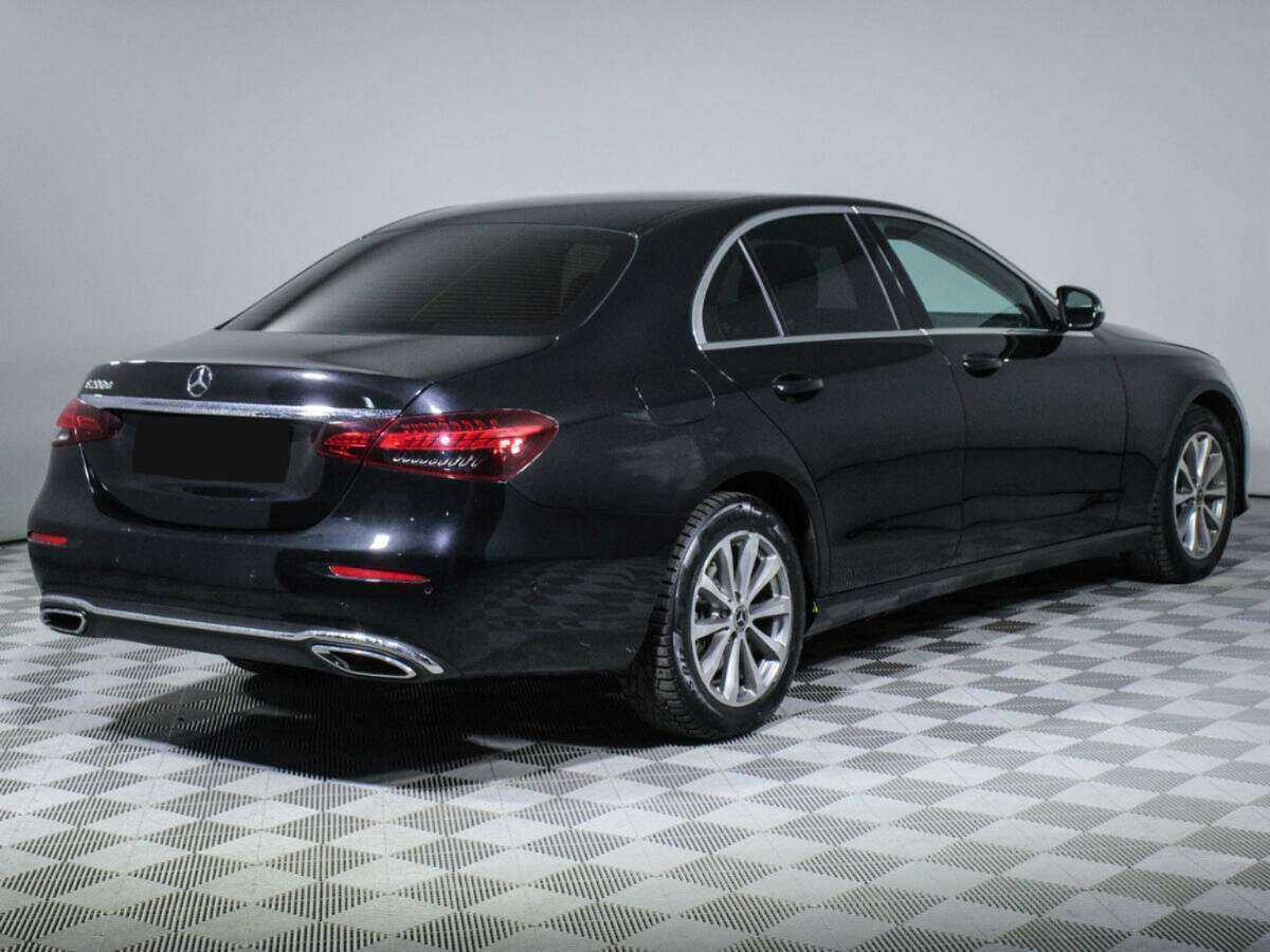 Mercedes-Benz E-Класс 2020 года с пробегом. Фото: #3