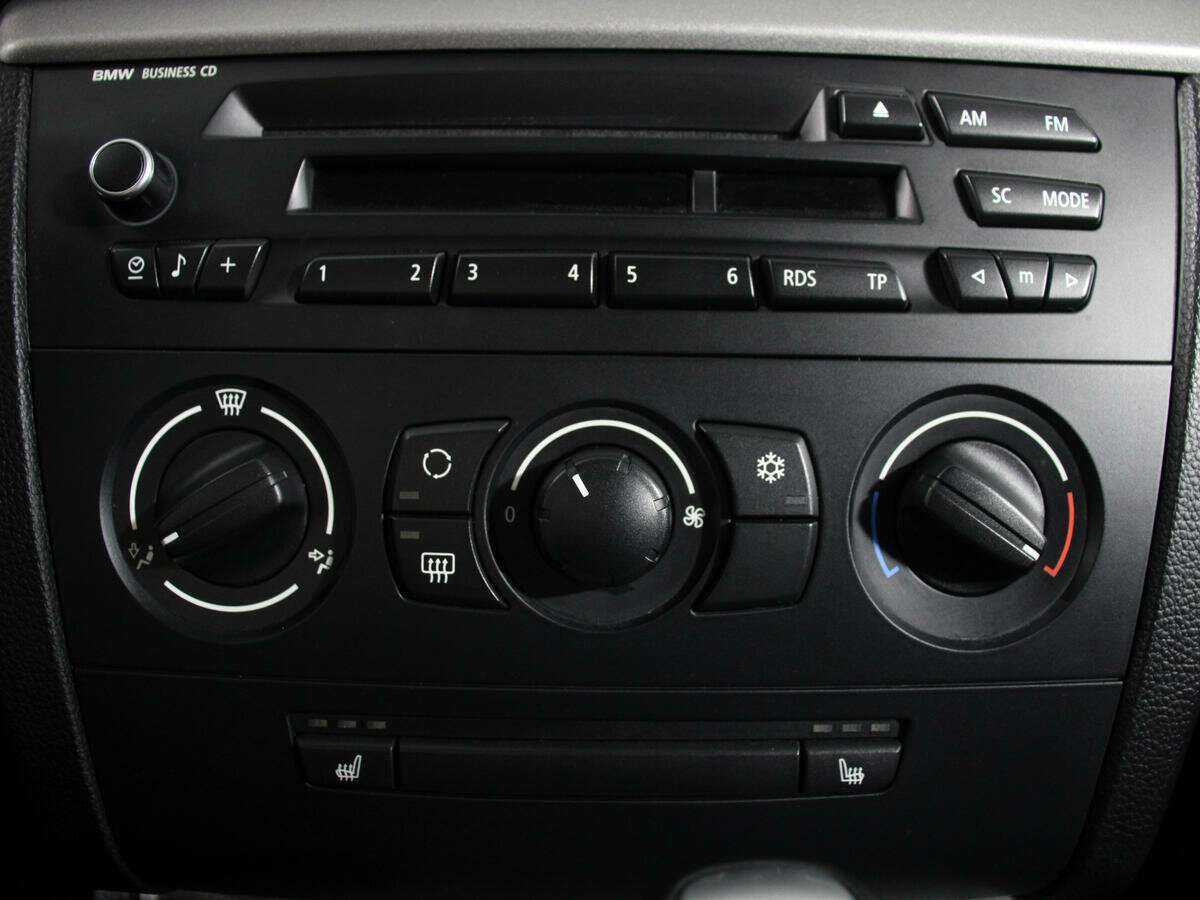 BMW 1 серии 2010 года с пробегом. Фото: #15