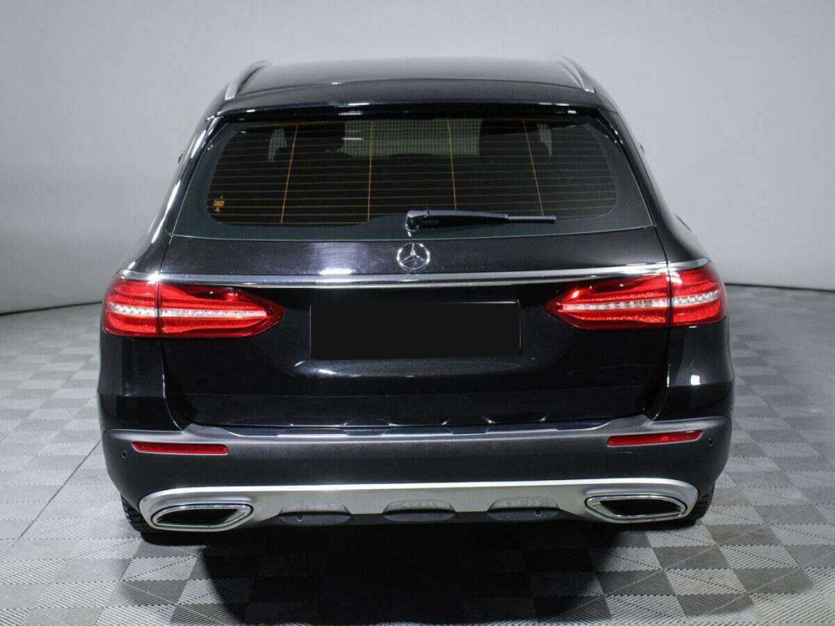 Mercedes-Benz E-Класс 2017 года с пробегом. Фото: #4